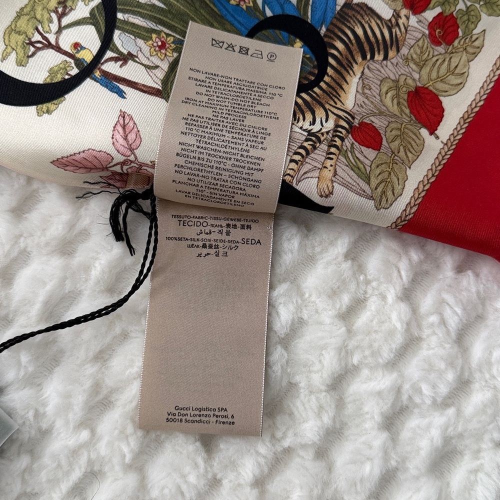 Gucci 100 Silk Scarf-Authentic-NIB - Picture 3 of 10